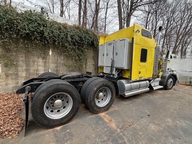 Image of Kenworth W900 equipment image 4