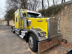 2001 Kenworth W900 Image