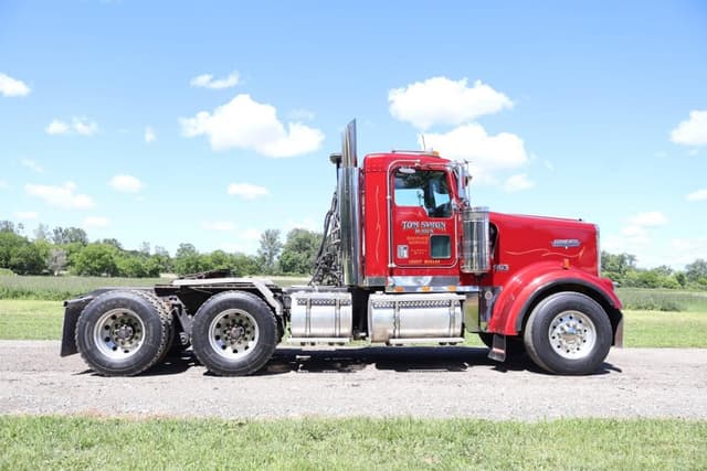 Image of Kenworth W900 equipment image 3