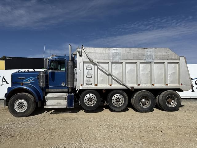 Image of Kenworth W900 equipment image 1