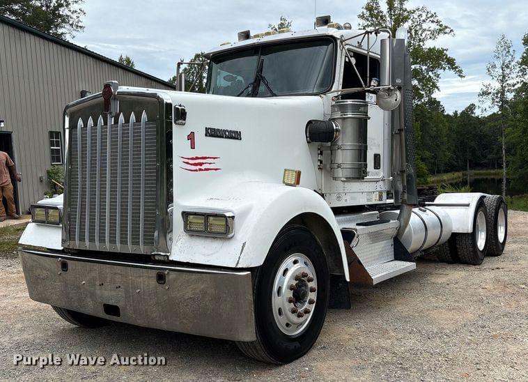 Image of Kenworth W900 Primary image