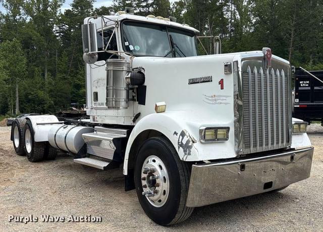 Image of Kenworth W900 equipment image 2