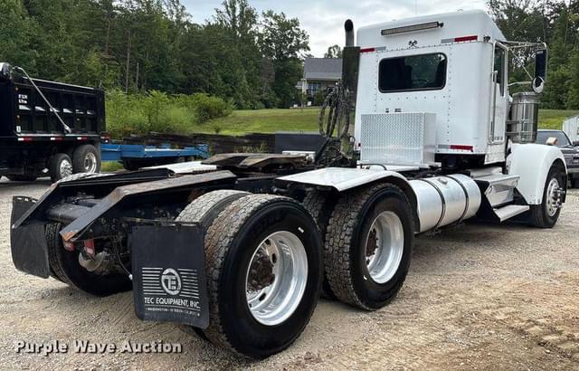 Image of Kenworth W900 equipment image 4