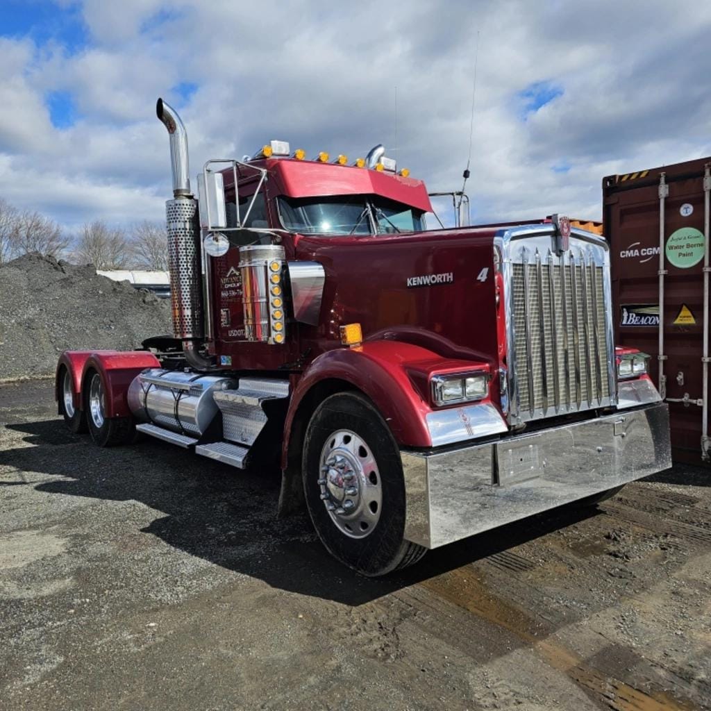 Main image Kenworth W900