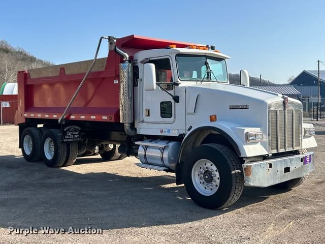 Image of Kenworth W900B equipment image 2