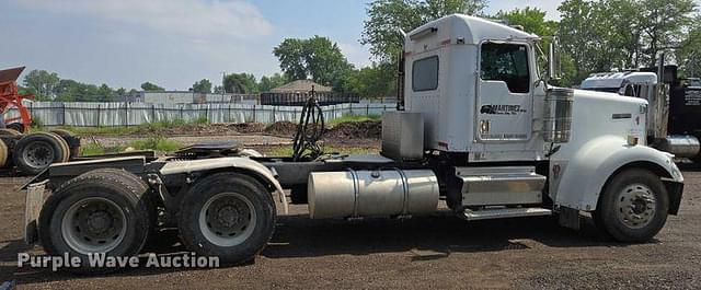 Image of Kenworth W900B equipment image 3