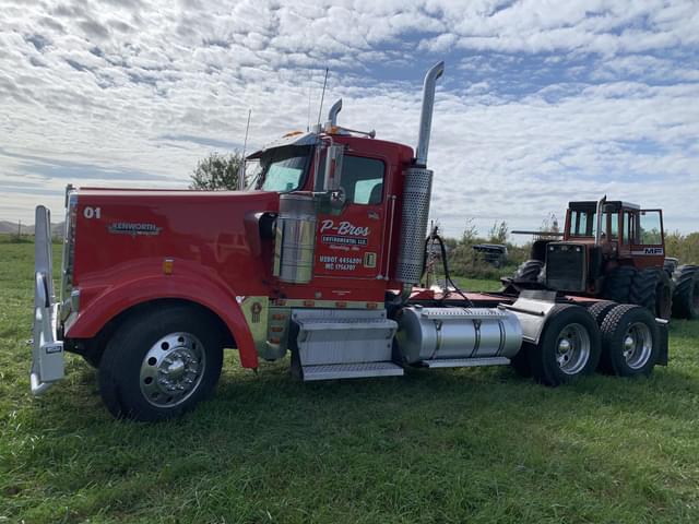 Image of Kenworth W900L equipment image 2