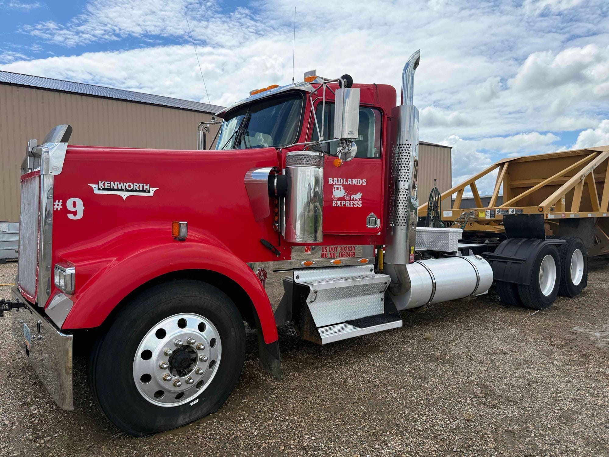 2001 Kenworth W900L Equipment Image0