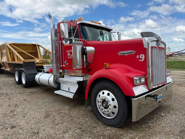 Image of Kenworth W900L equipment image 4