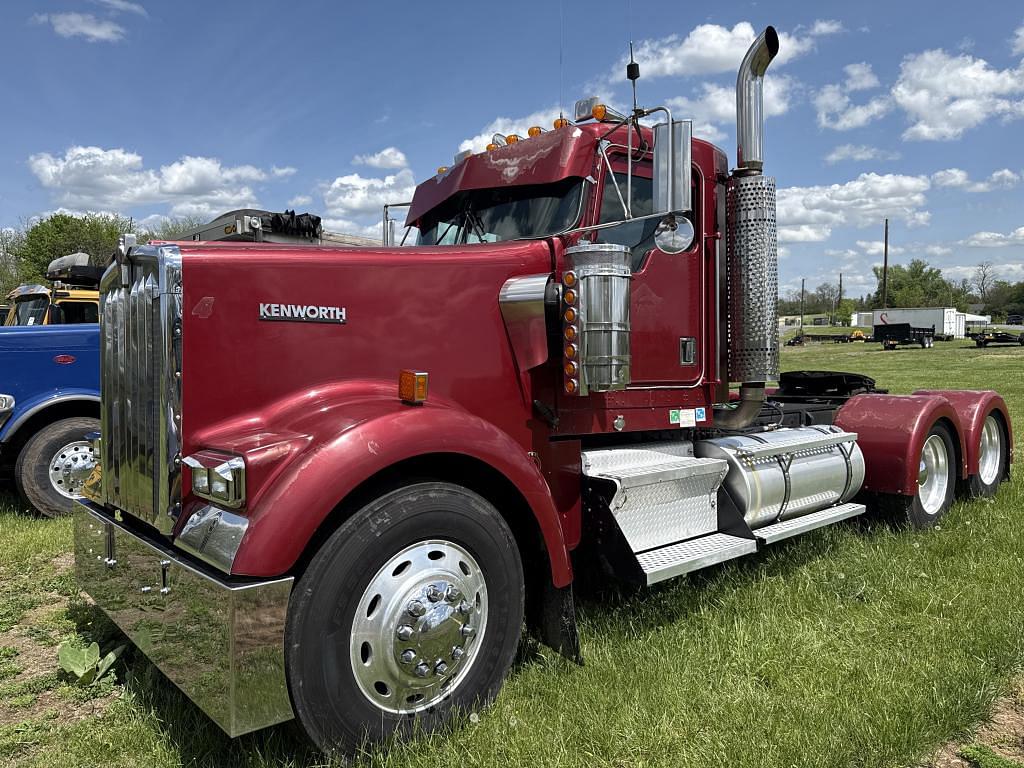 Image of Kenworth W900 Primary image