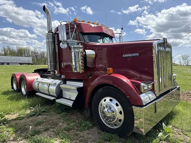 Image of Kenworth W900 equipment image 2