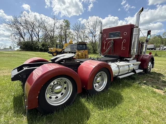 Image of Kenworth W900 equipment image 4