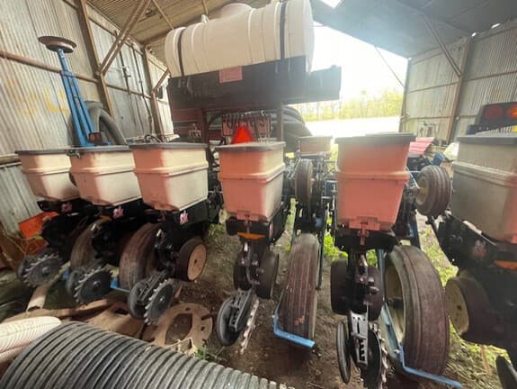 Image of Kinze 3000 equipment image 2