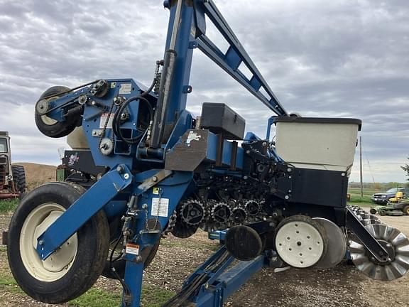 Image of Kinze 3600 equipment image 4