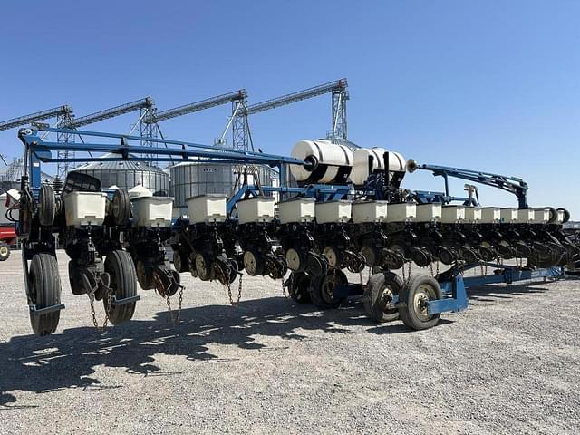 Image of Kinze 3600 equipment image 4