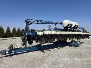 2001 Kinze 3600 Image