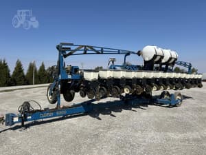 2001 Kinze 3600 Image
