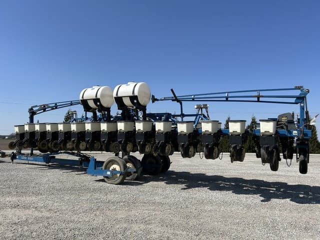 Image of Kinze 3600 equipment image 4