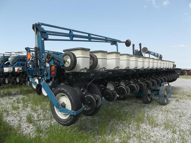 Image of Kinze 3600 equipment image 4