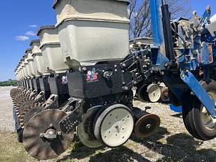 Main image Kinze 3600 6