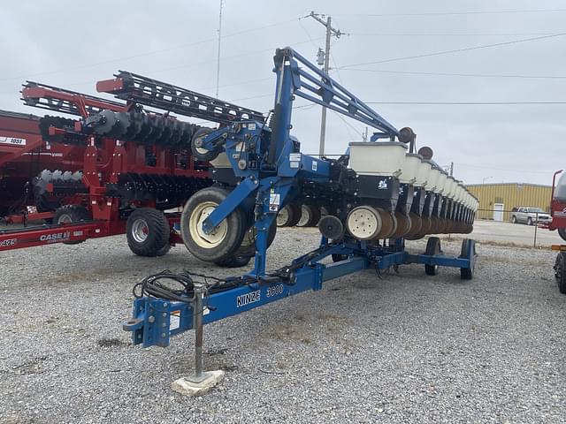 Image of Kinze 3600 equipment image 1