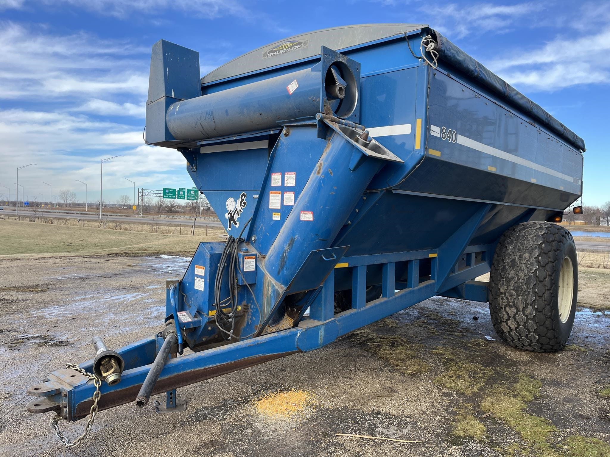 2001 Kinze 840 Equipment Image0