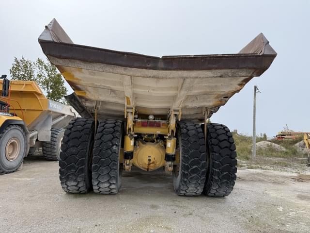 Image of Komatsu HD465 equipment image 3