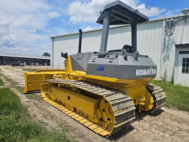 Image of Komatsu D41P-6 equipment image 2