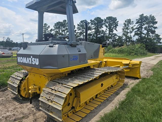 Image of Komatsu D41P-6 equipment image 4