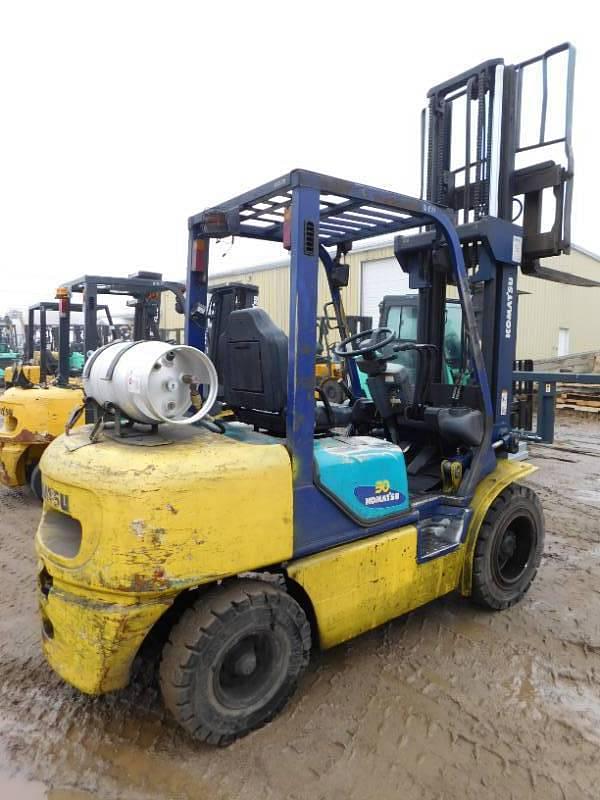 Image of Komatsu FG30SHT-12 equipment image 3