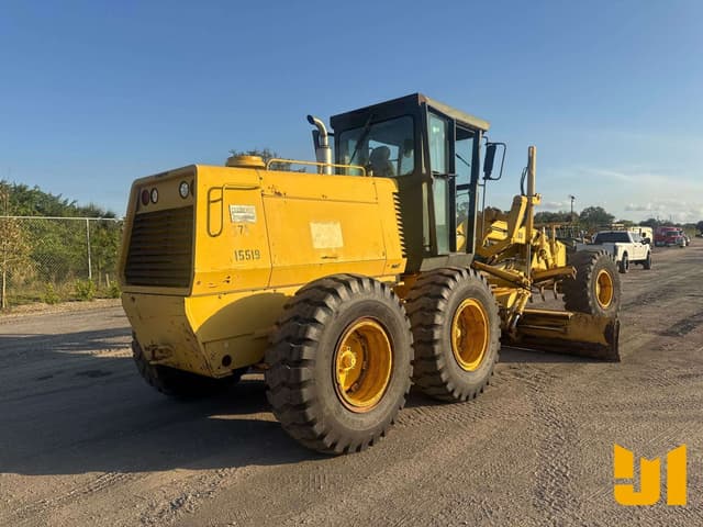 Image of Komatsu GD530A-2CY equipment image 4