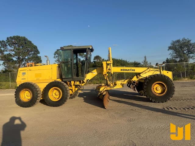 Image of Komatsu GD530A-2CY equipment image 3