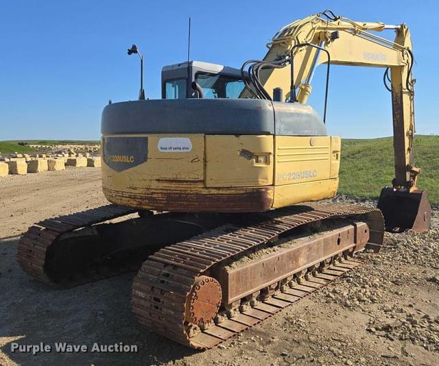 Image of Komatsu PC228USLC-3 equipment image 4