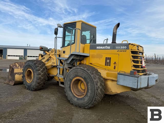 Image of Komatsu WA380 equipment image 2