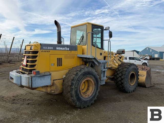 Image of Komatsu WA380 equipment image 4