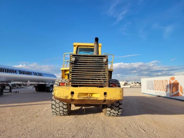 Image of Komatsu WA500-3 equipment image 3