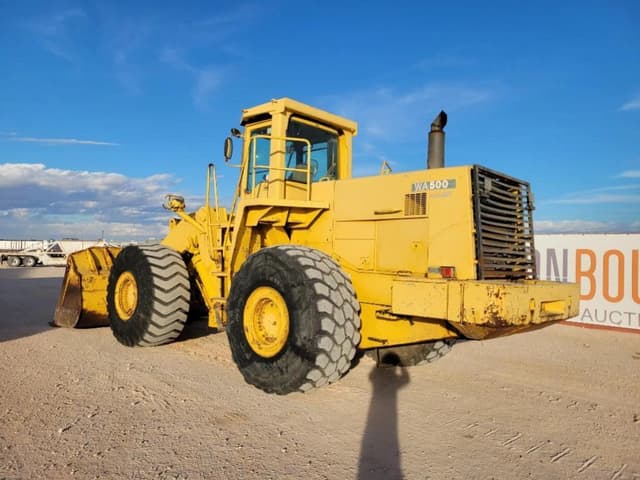 Image of Komatsu WA500-3 equipment image 2