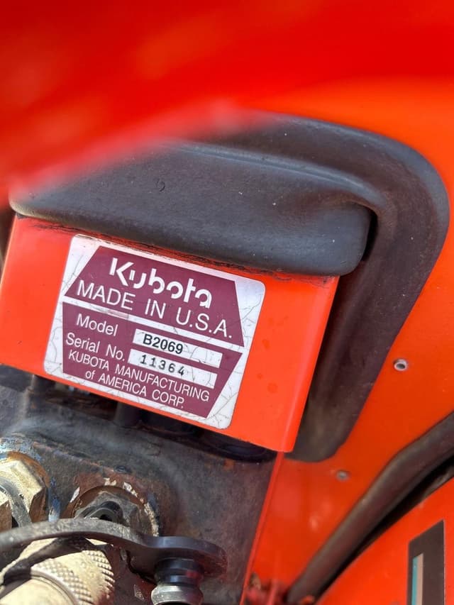 Image of Kubota B2710 equipment image 2