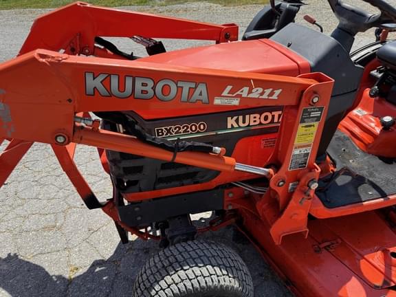 Image of Kubota BX2200D equipment image 4
