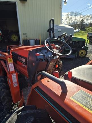 Image of Kubota L3010 Image 1