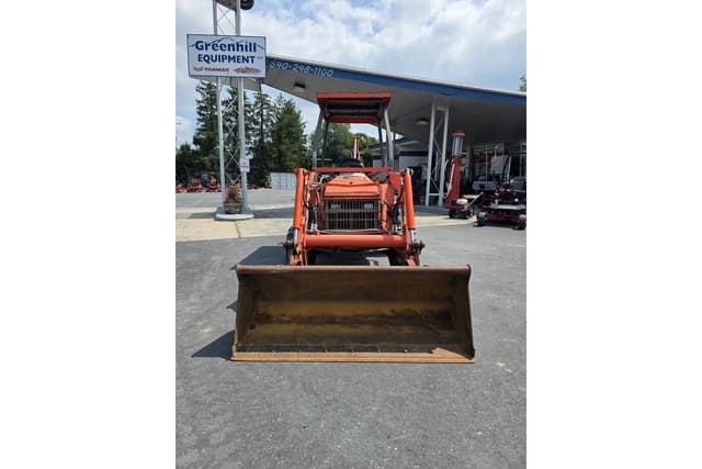 Image of Kubota L35 equipment image 2