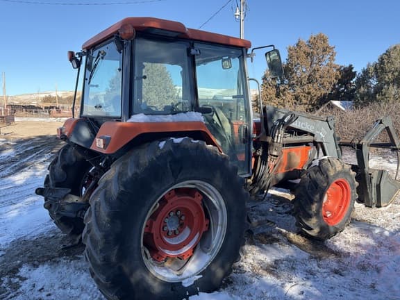 Image of Kubota M110 equipment image 4