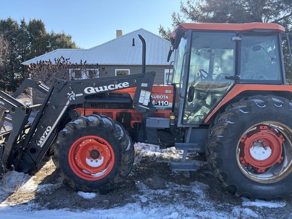 2001 Kubota M110 Equipment Image0