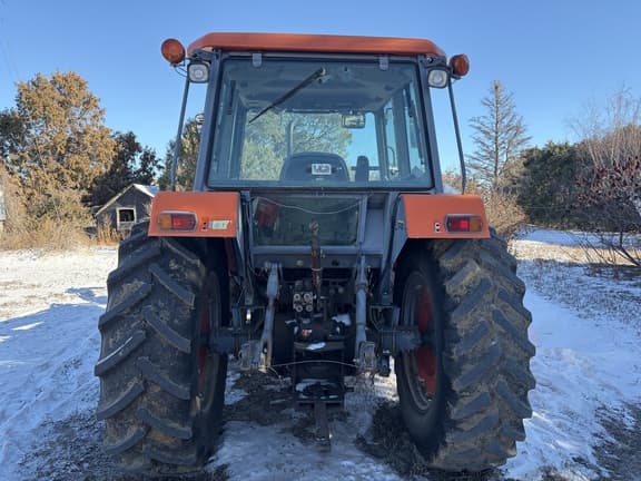 Image of Kubota M110 equipment image 3
