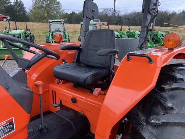 Image of Kubota M5400 equipment image 3