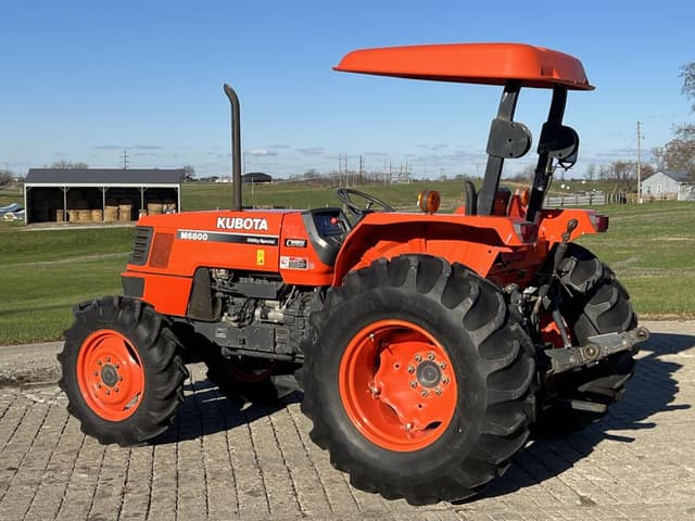 Image of Kubota M6800 equipment image 3