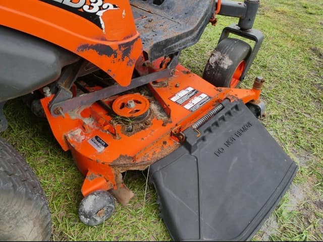 Image of Kubota ZD326 equipment image 4