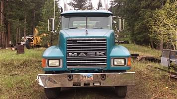 Main image Mack E7-460 3