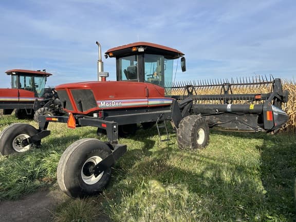 Image of MacDon 9250 equipment image 4