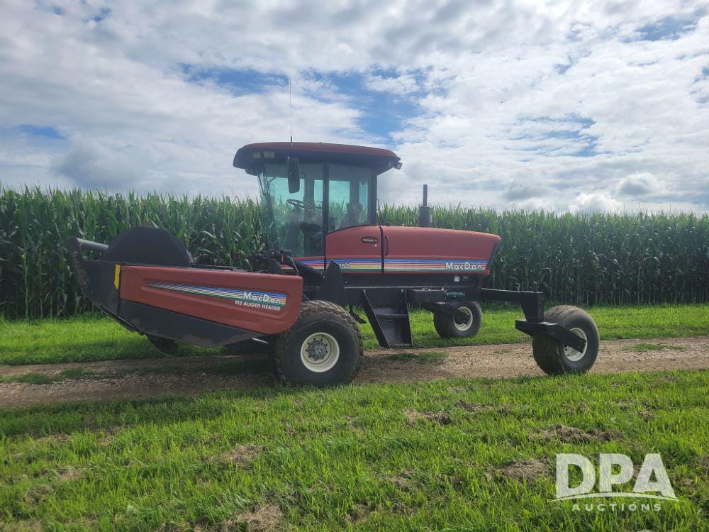 2001 MacDon 9250 Equipment Image0